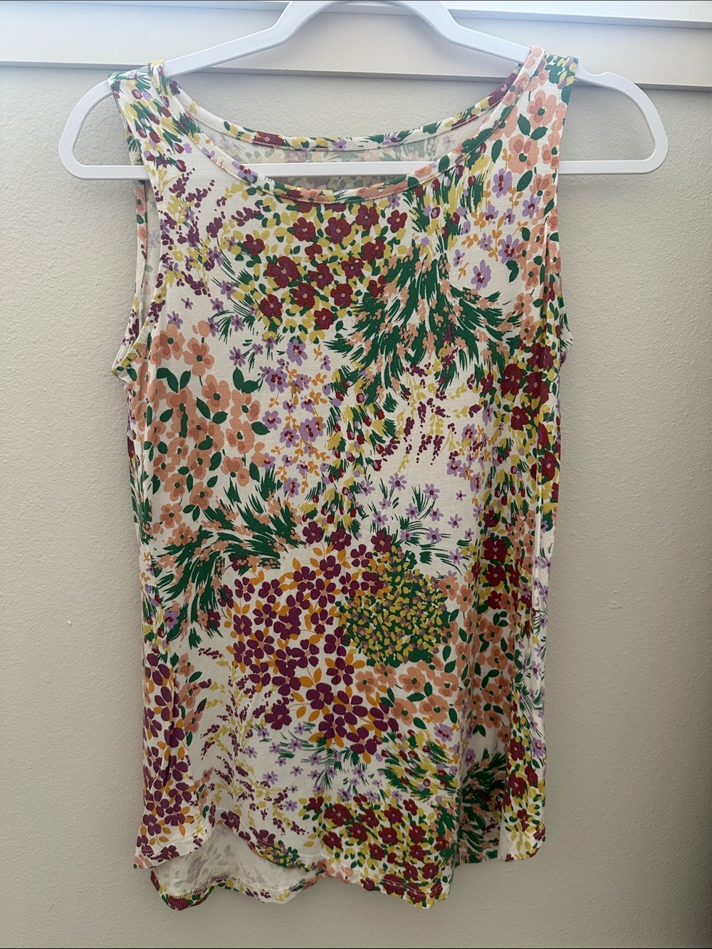 Floral Scoop Neck Tank Top in Cream, Green & Purple